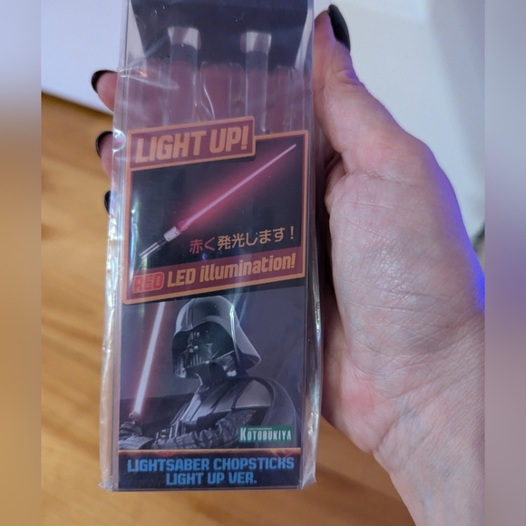 Kotobukiya Star Wars Light Saber Chopsticks Darth Vader Light Up - Picture 2 of 4